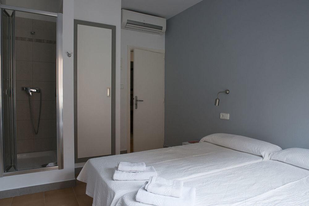 Hostal Ripoll Ibiza Luaran gambar