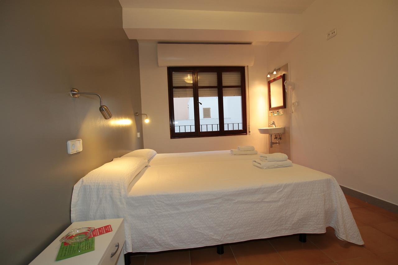 Hostal Ripoll Ibiza Luaran gambar