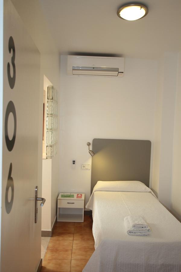 Hostal Ripoll Ibiza Luaran gambar